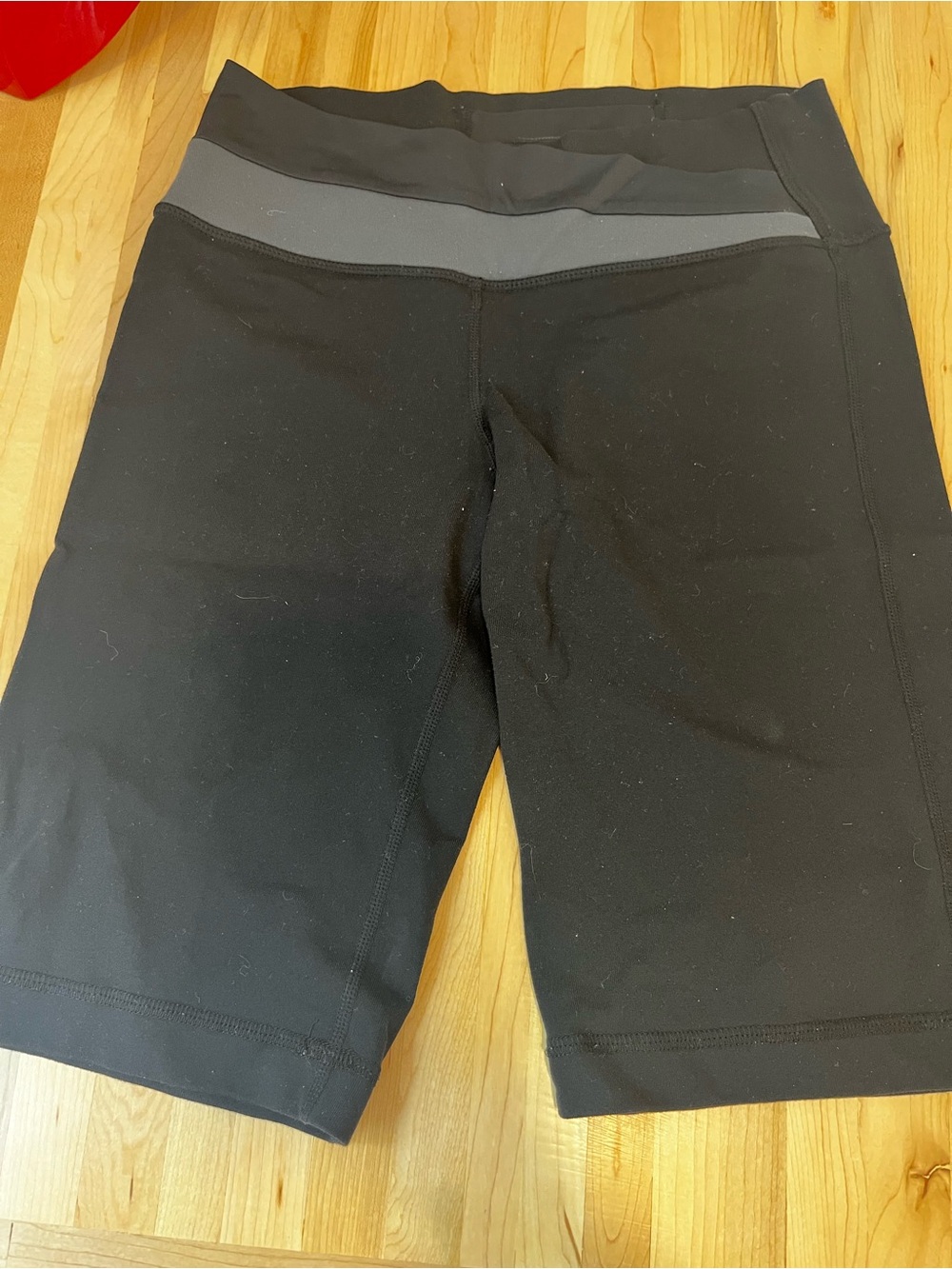 Lululemon Astro Wunder Under short leggings Size 4Black/Gray